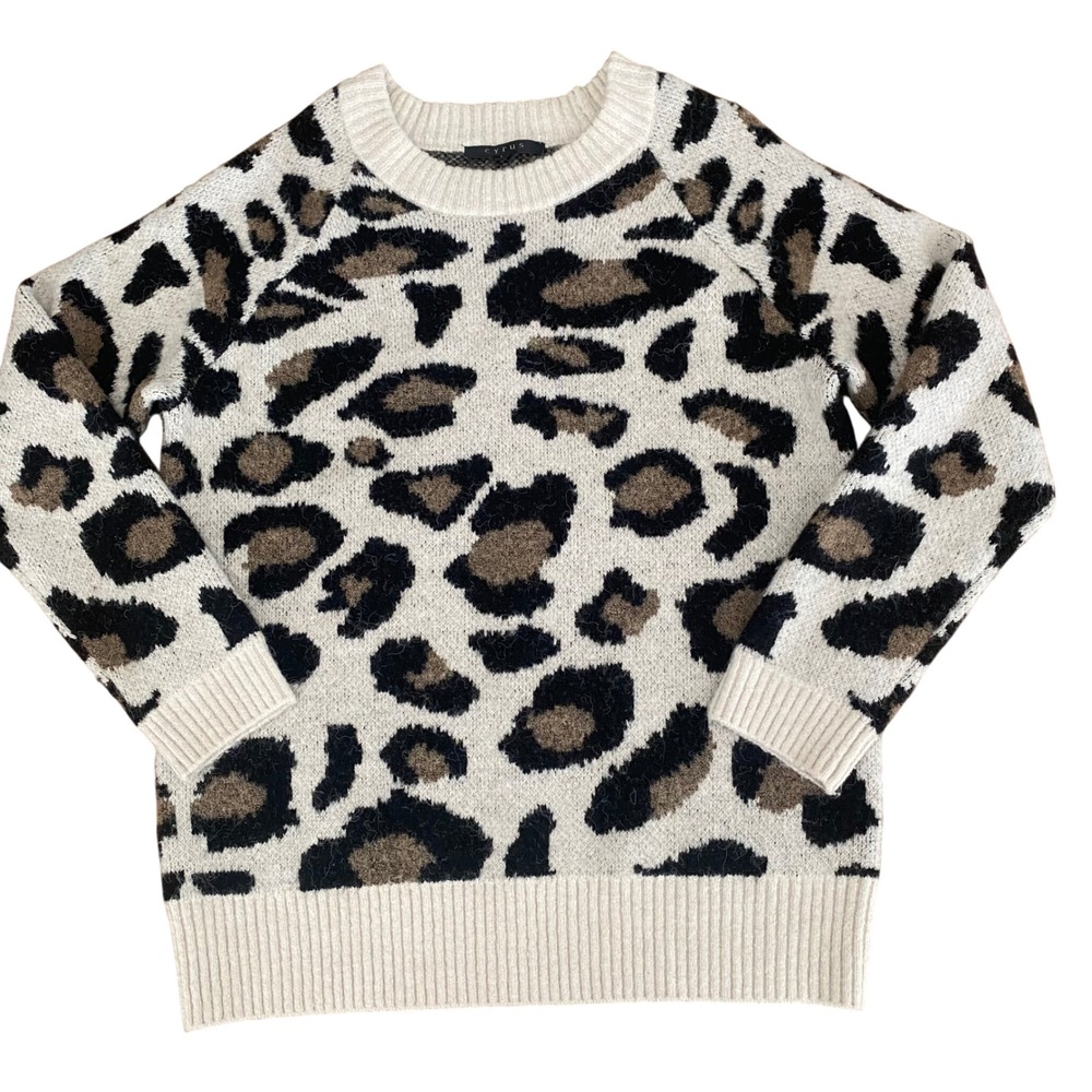 Cyrus Leopard Print Sweater Womens Medium 3% Wool Fuzzy Knit Crewneck Raglan